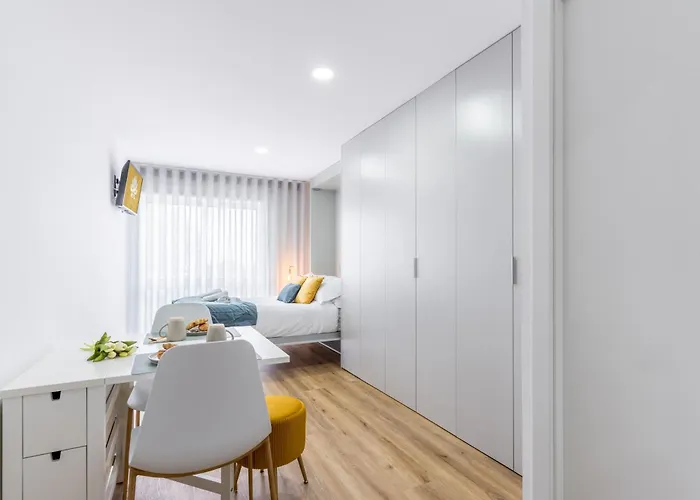 דירה Lotus אבאירו